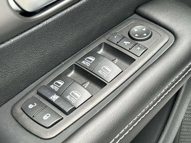 New 2027 Chrysler Pacifica Limited FWD image 21