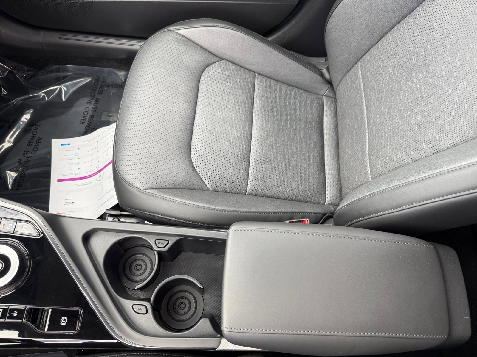 Used 2023 Kia Niro SX Touring image 14