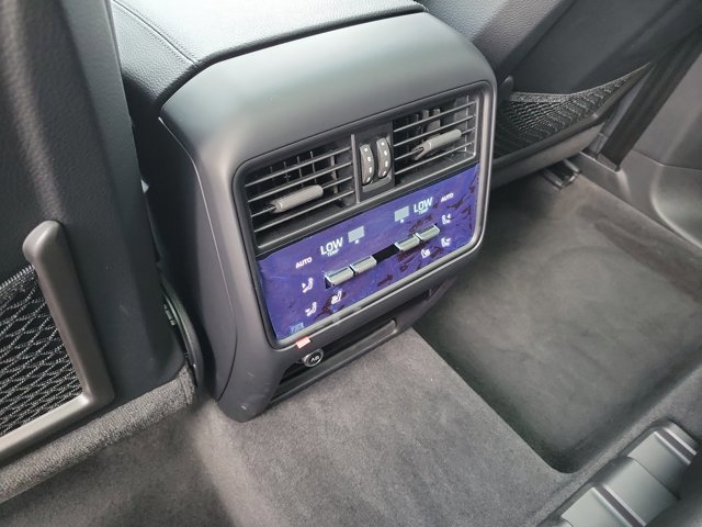 Certified 2024 Porsche Cayenne image 16