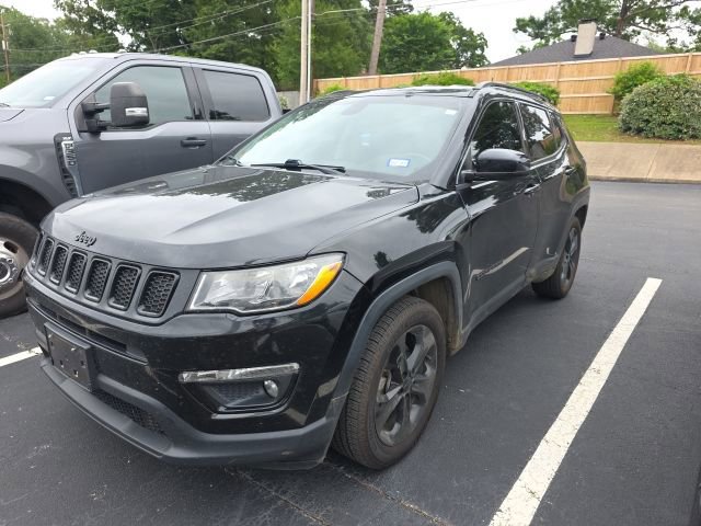 Used 2021 Jeep Compass Latitude FWD image 3