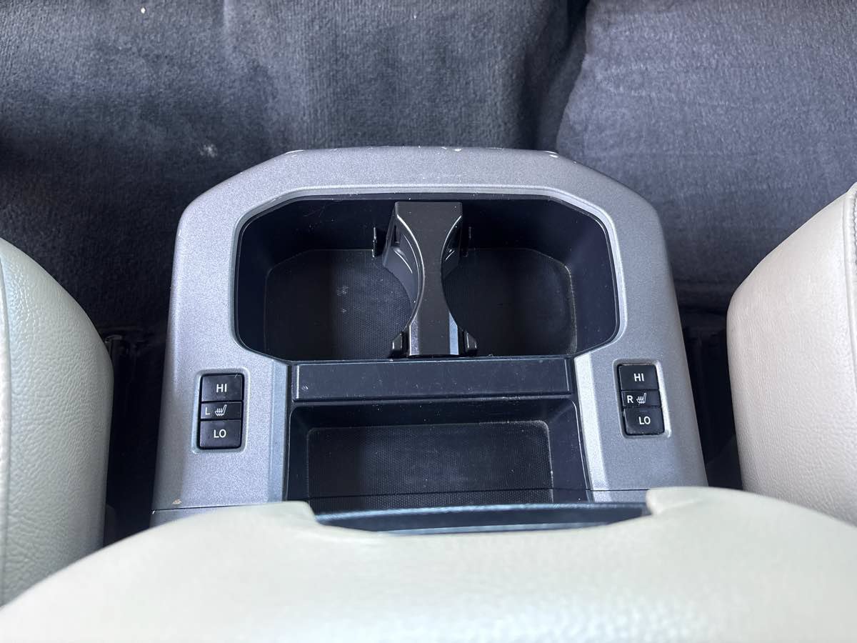 Used 2015 Toyota Sequoia Platinum RWD image 18