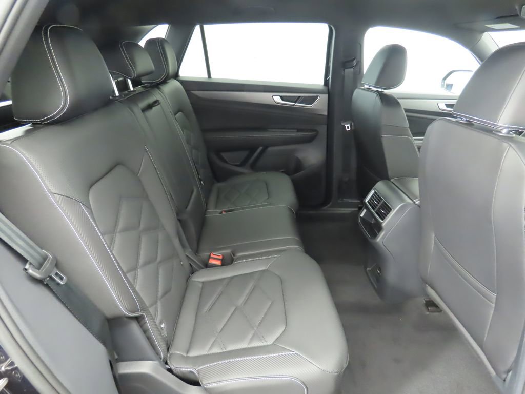 Used 2025 Volkswagen Atlas Cross Sport SE image 22