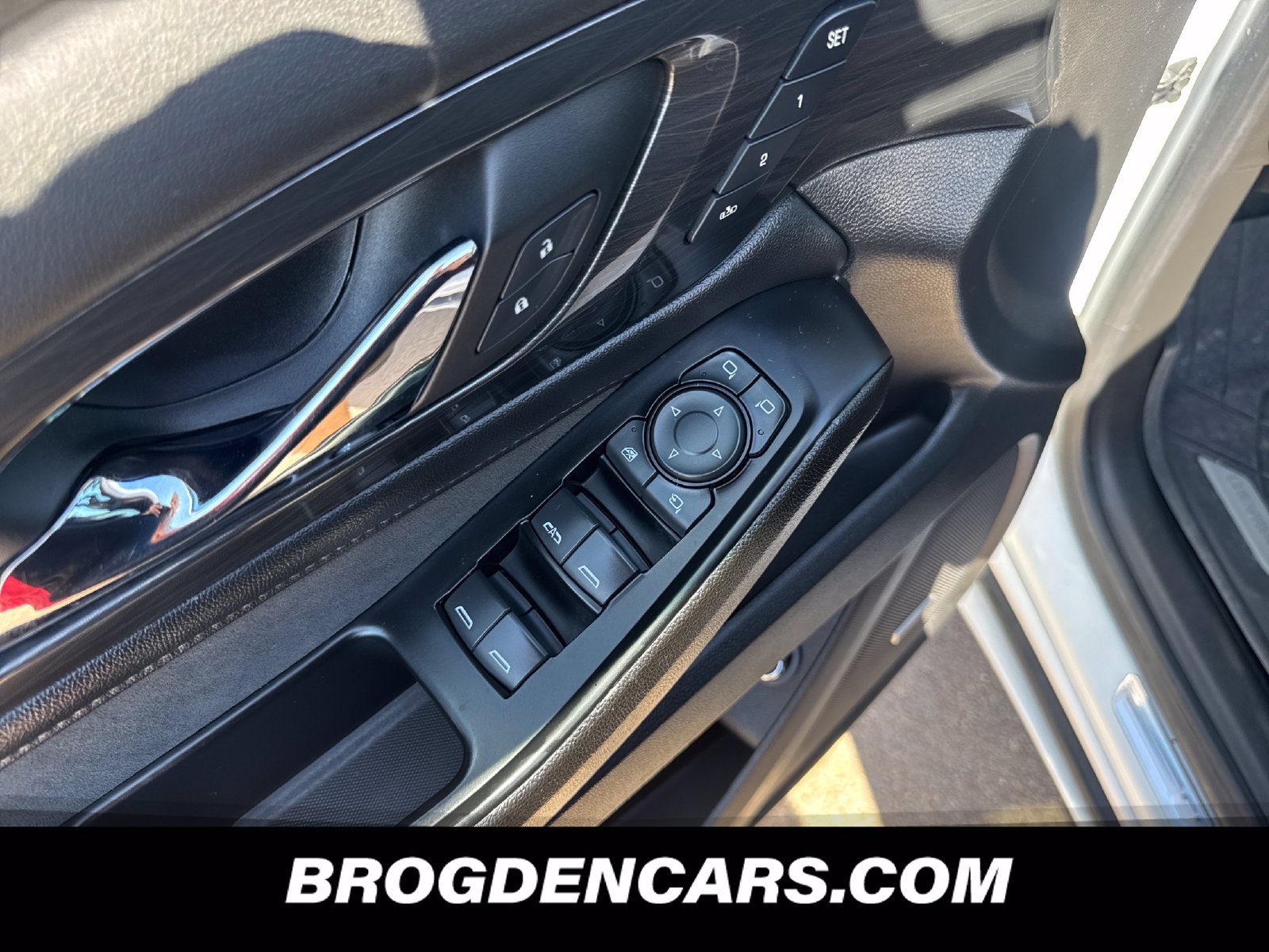 Used 2023 Chevrolet Traverse High Country w/ LPO, Floor Liner Package AWD/4WD image 8
