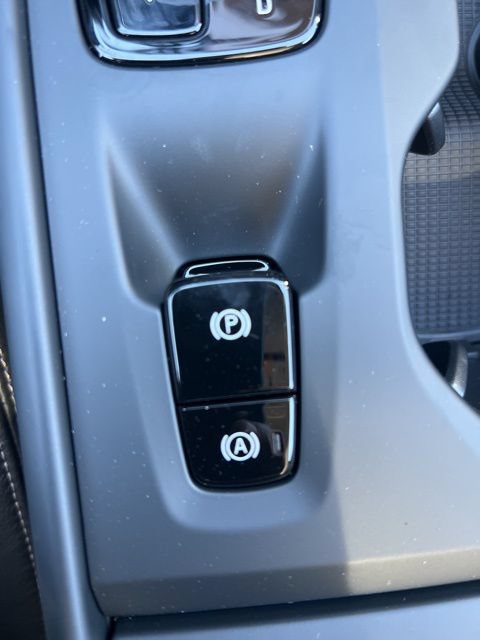 New 2026 Volvo XC40 B5 Core AWD/4WD image 33