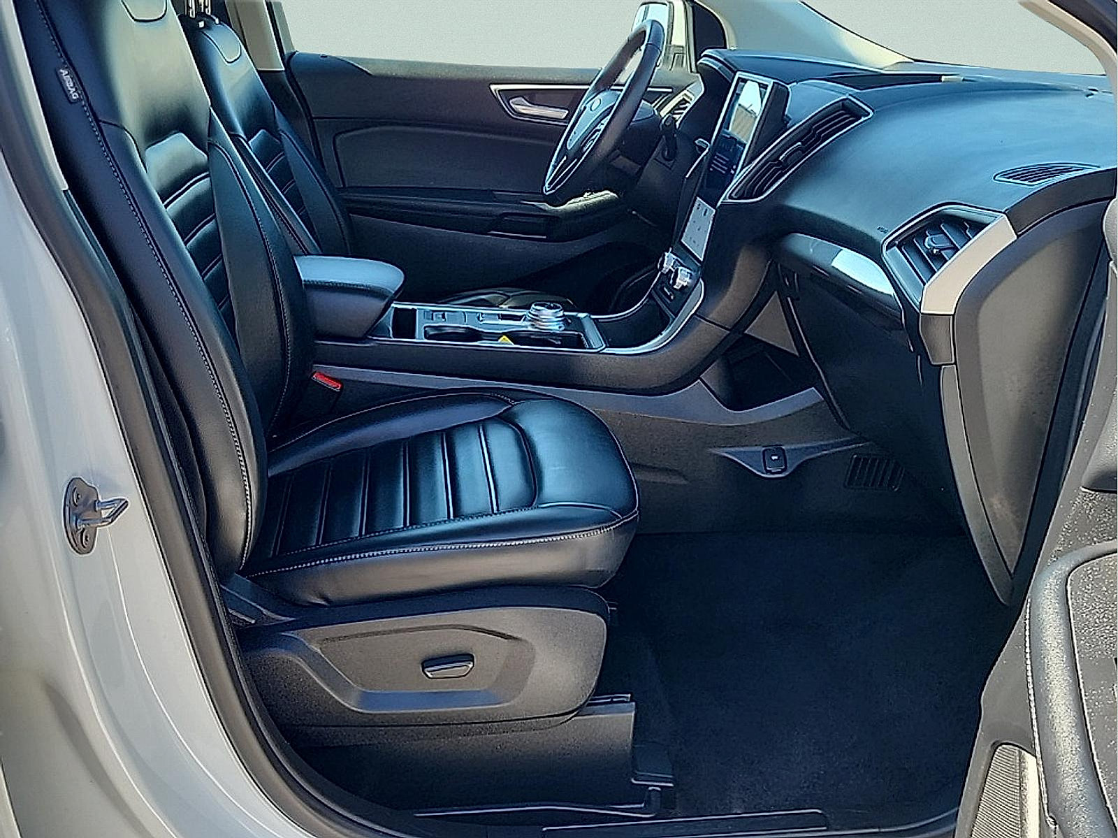 Used 2024 Ford Edge SEL AWD/4WD image 10