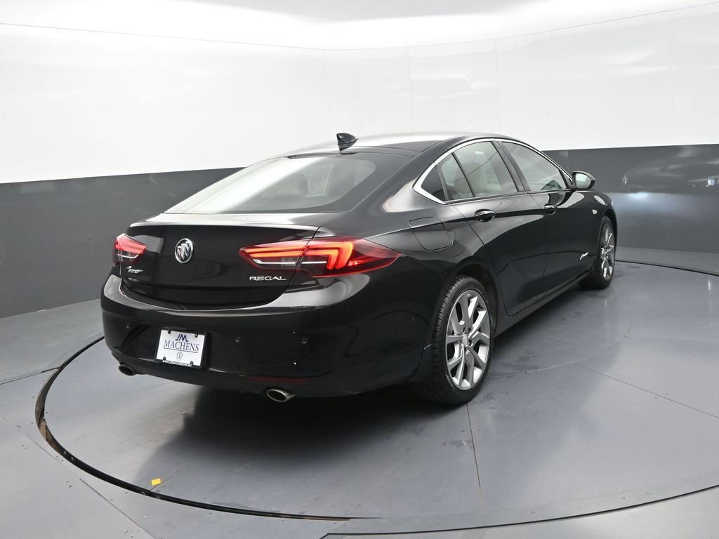 Used 2019 Buick Regal Avenir w/ Driver Confidence Package II FWD image 11