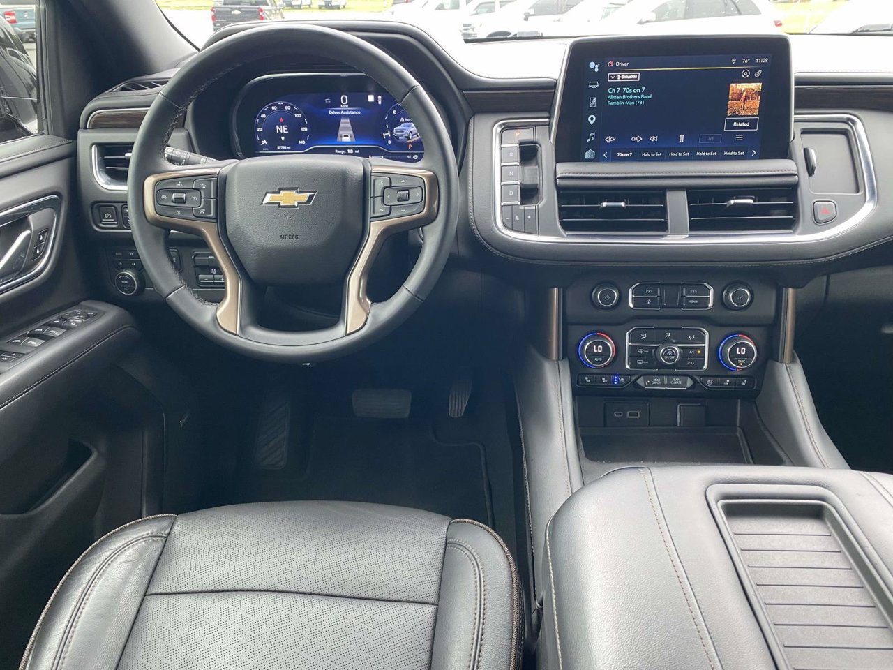 Used 2023 Chevrolet Tahoe High Country AWD/4WD image 9