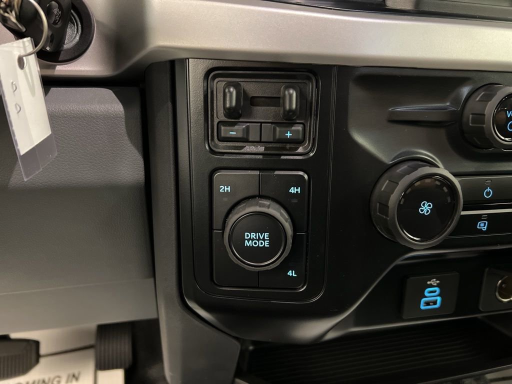 New 2026 Ford F550 4x4 Regular Cab Super Duty image 14