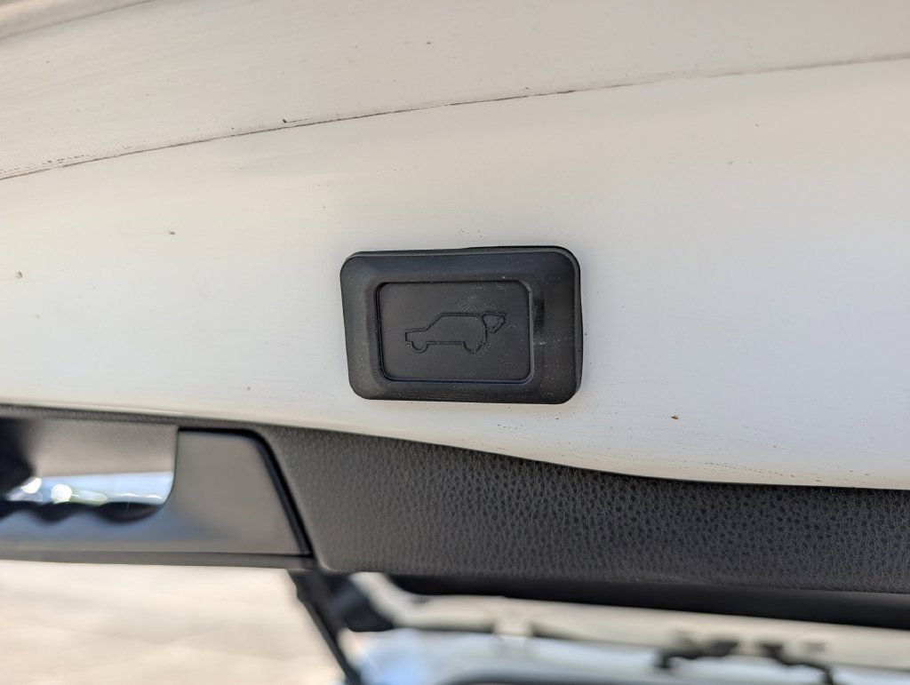 Used 2023 Toyota RAV4 XLE Premium FWD image 30