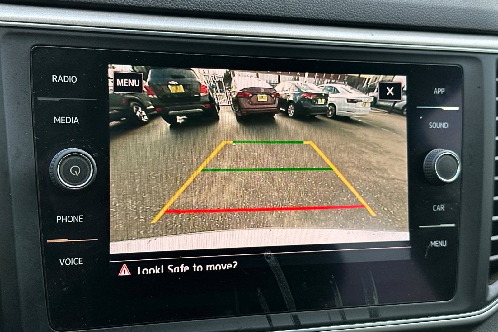 Used 2018 Volkswagen Atlas SE image 24