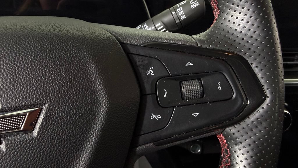 Used 2024 Chevrolet Trax RS w/ Sunroof Package FWD image 16