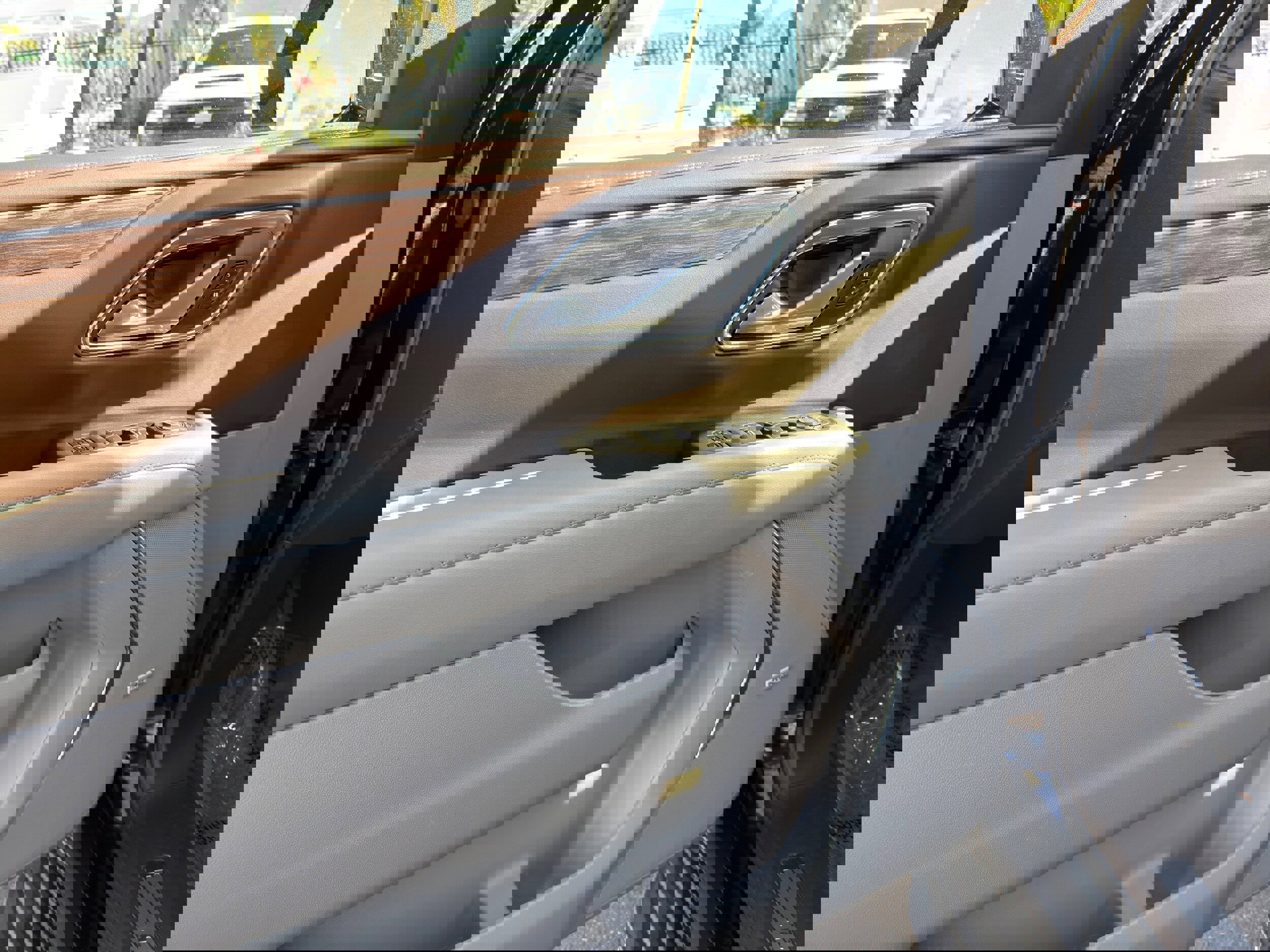 Used 2024 Chevrolet Tahoe LT image 25