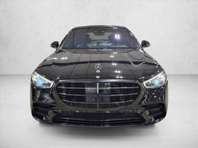 Used 2022 Mercedes-Benz S 500 4MATIC w/ AMG Line Package image 2