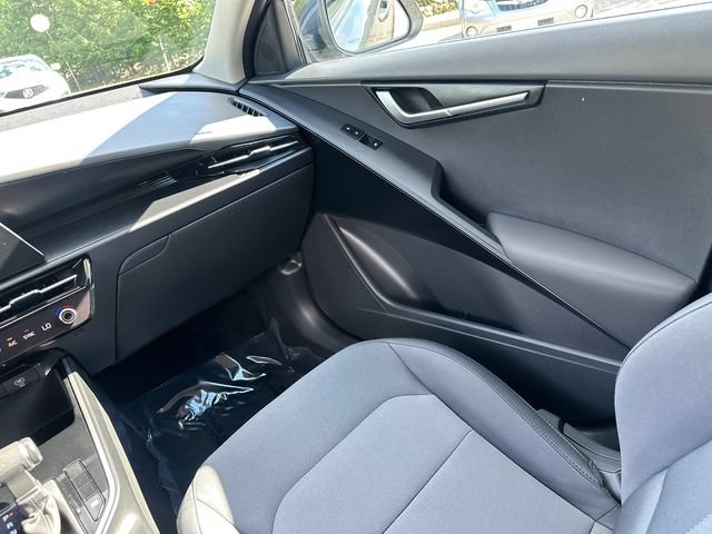 Used 2026 Kia Niro LX FWD image 21