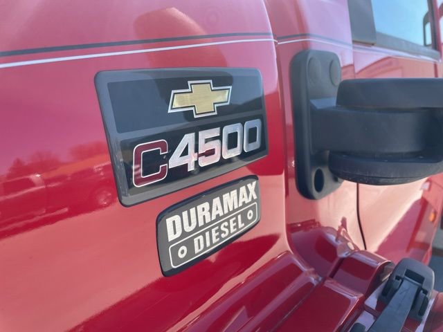 Used 2003 Chevrolet Kodiak C4500 2WD Regular Cab image 2