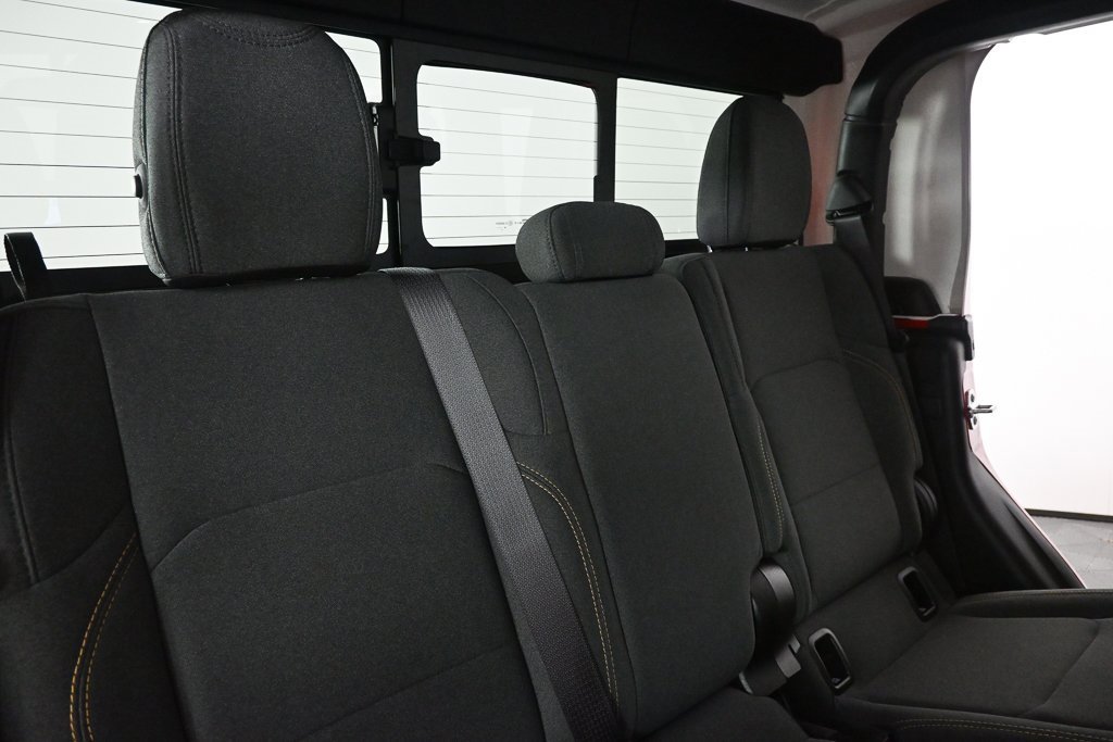 Used 2025 Jeep Gladiator Sport image 17