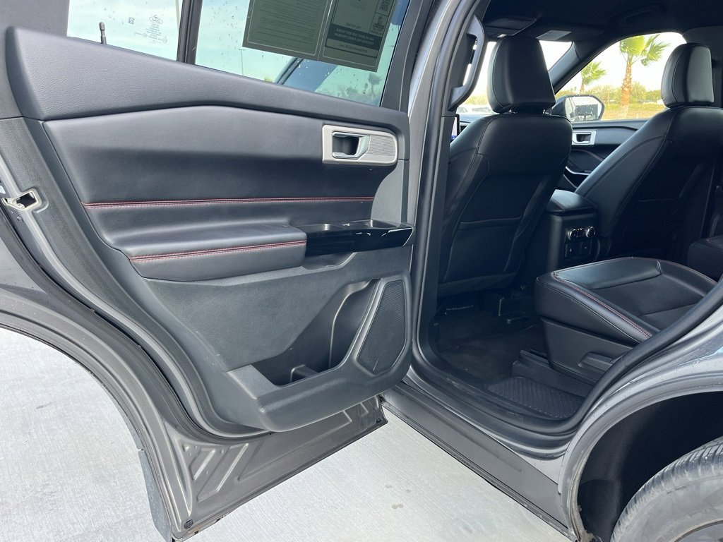 Used 2023 Ford Explorer ST-Line w/ Class IV Trailer Tow Package image 17