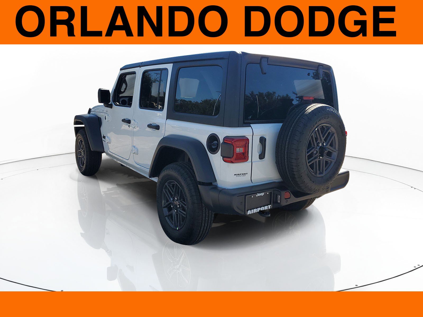 Used 2026 Jeep Wrangler Sport S image 3