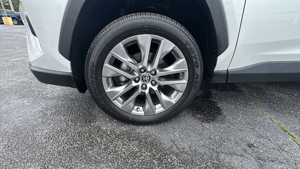 Used 2023 Toyota RAV4 XLE Premium image 8