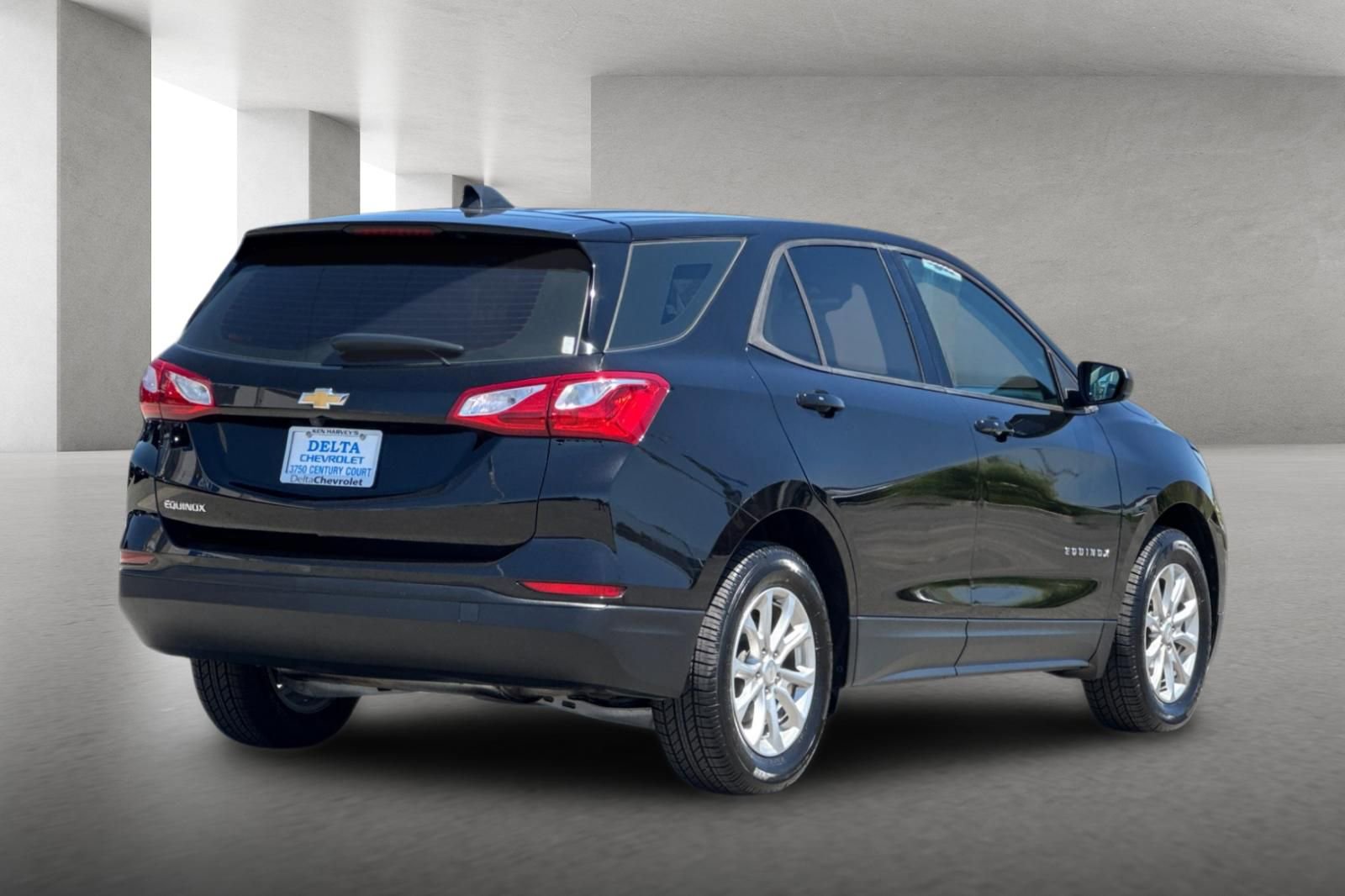 Used 2019 Chevrolet Equinox LS FWD image 4