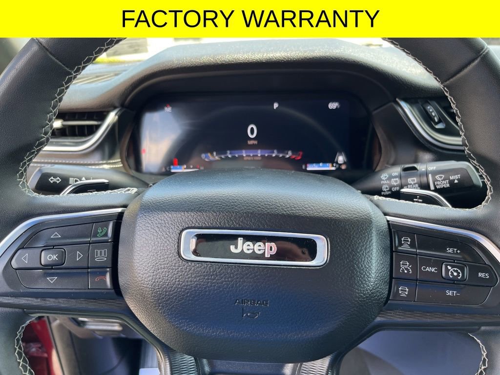 Used 2024 Jeep Grand Cherokee Laredo w/ Trailer Tow Package AWD/4WD image 23