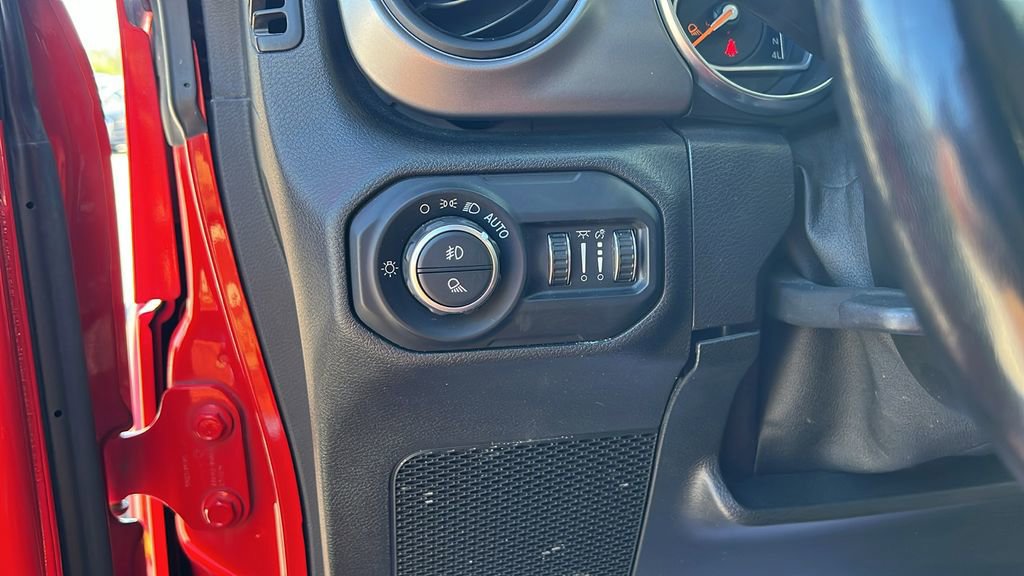 Used 2021 Jeep Gladiator Willys image 14