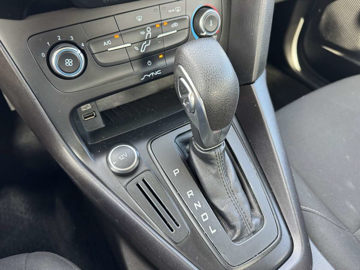 Used 2017 Ford Focus SE FWD image 30