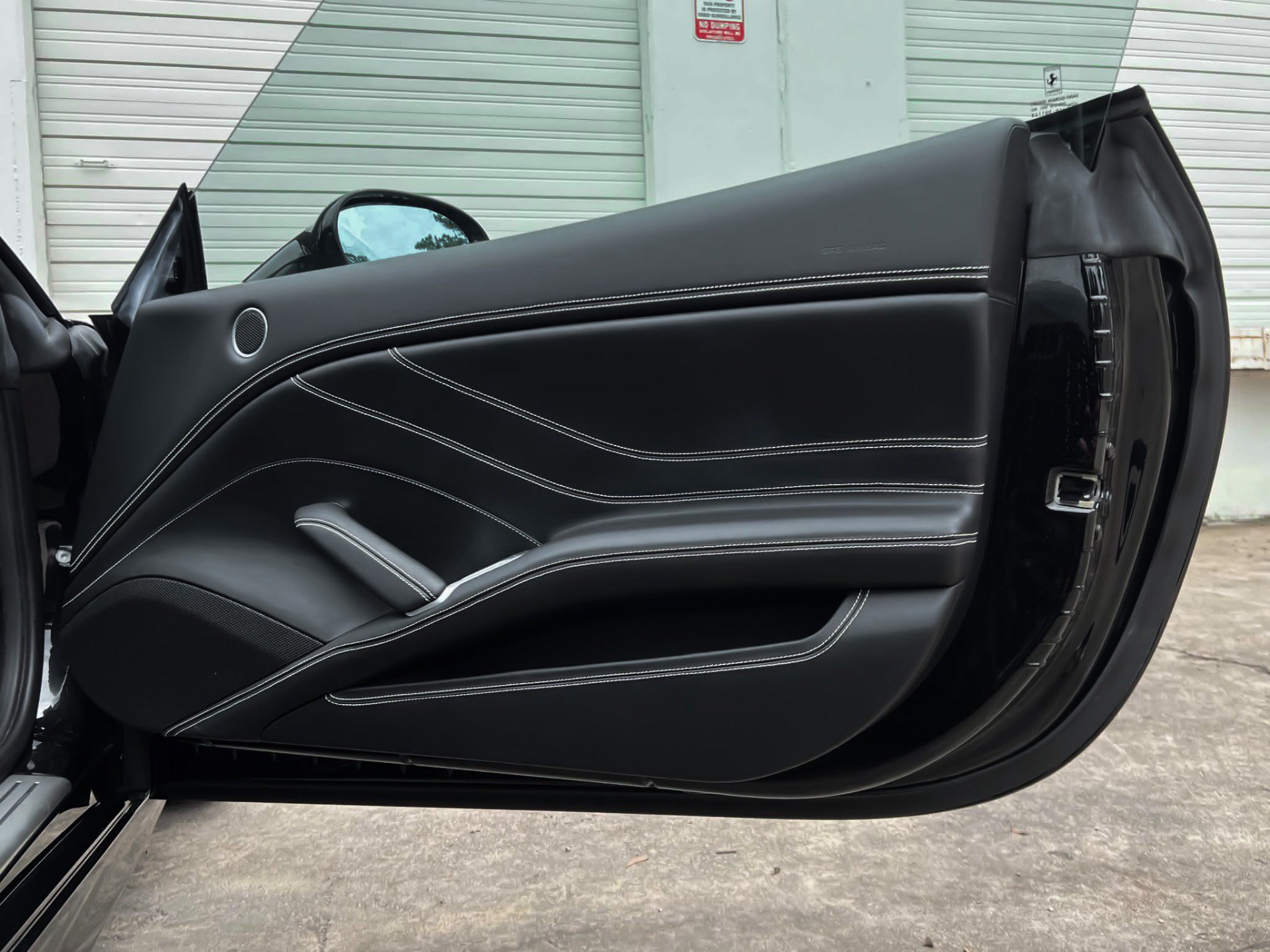 Used 2018 Ferrari California T RWD image 38