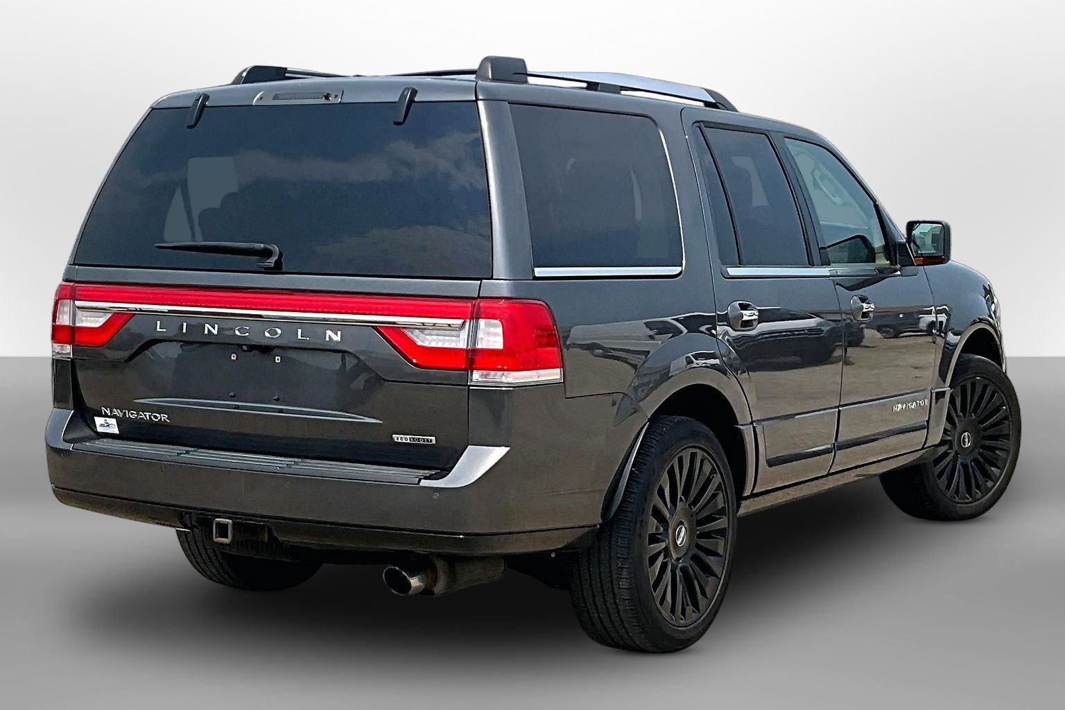 Used 2015 Lincoln Navigator 4WD w/ Equipment Group 101A Reserve image 11
