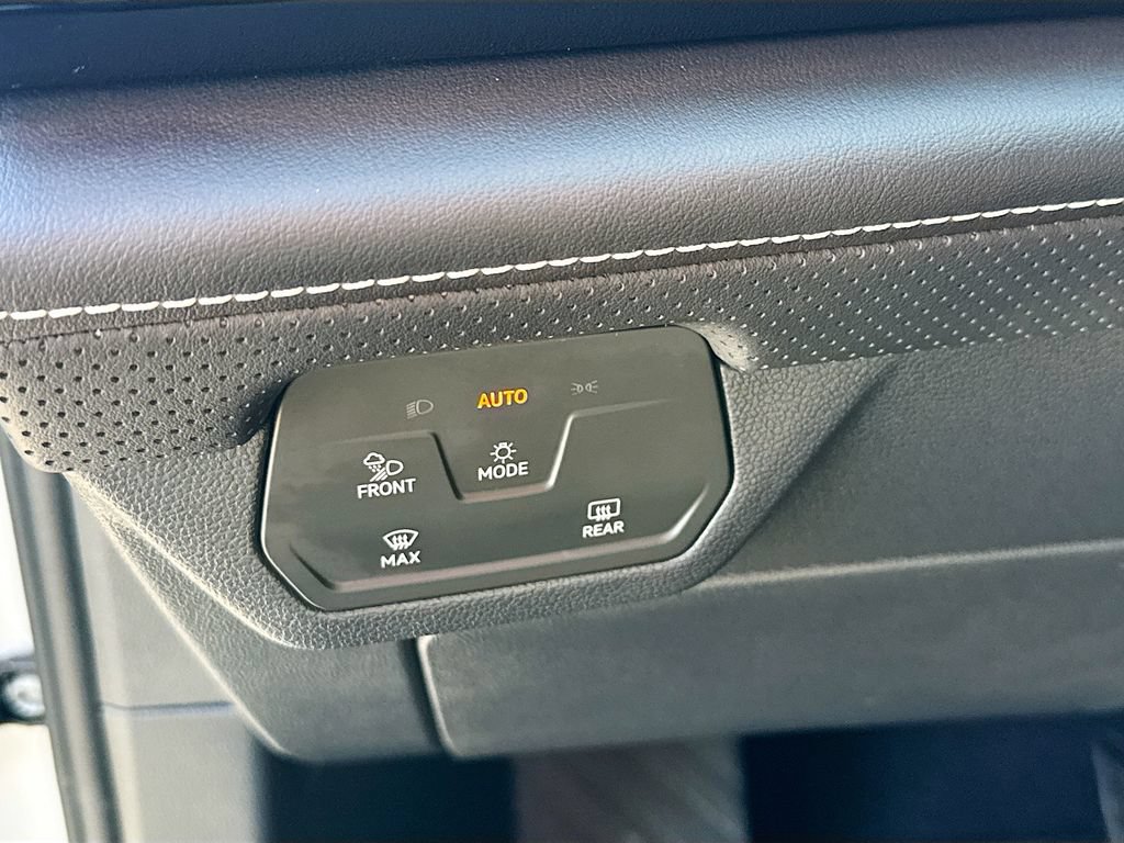 Used 2024 Volkswagen Atlas Cross Sport SE FWD image 27