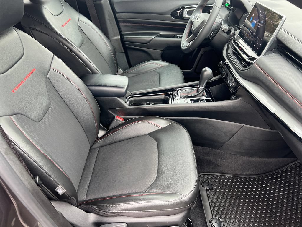 Used 2023 Jeep Compass Trailhawk AWD/4WD image 13