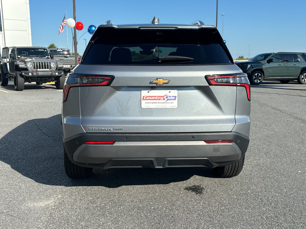 Used 2025 Chevrolet Equinox LT w/ Convenience Package II AWD/4WD image 9