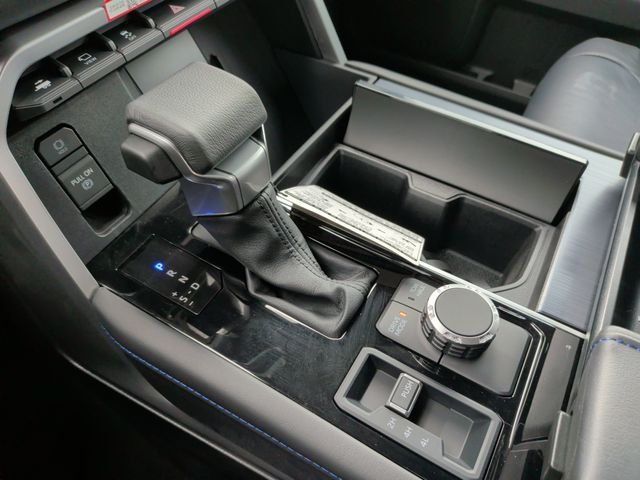 New 2025 Toyota Tundra Platinum AWD/4WD image 27