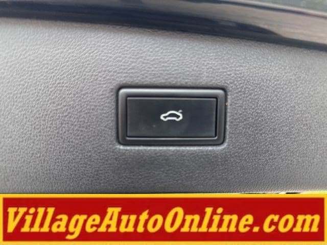 Used 2022 Volkswagen Tiguan SE w/ Panoramic Sunroof Package AWD/4WD image 38