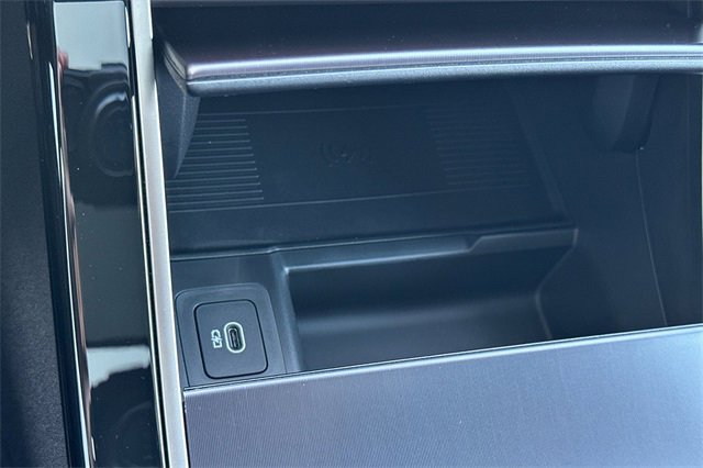 New 2026 Land Rover Range Rover Velar Dynamic SE image 20