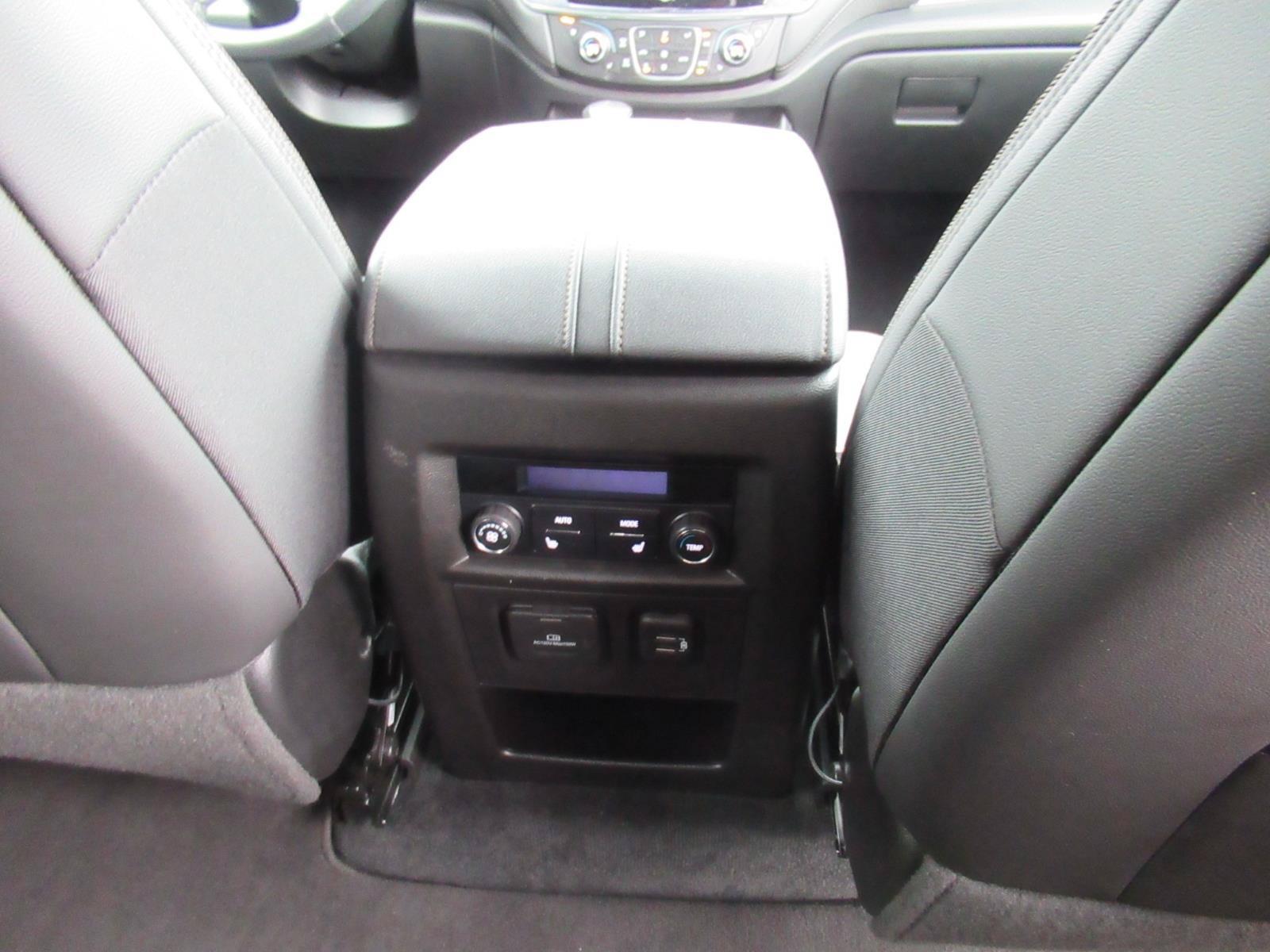 Used 2022 Chevrolet Traverse High Country FWD image 37