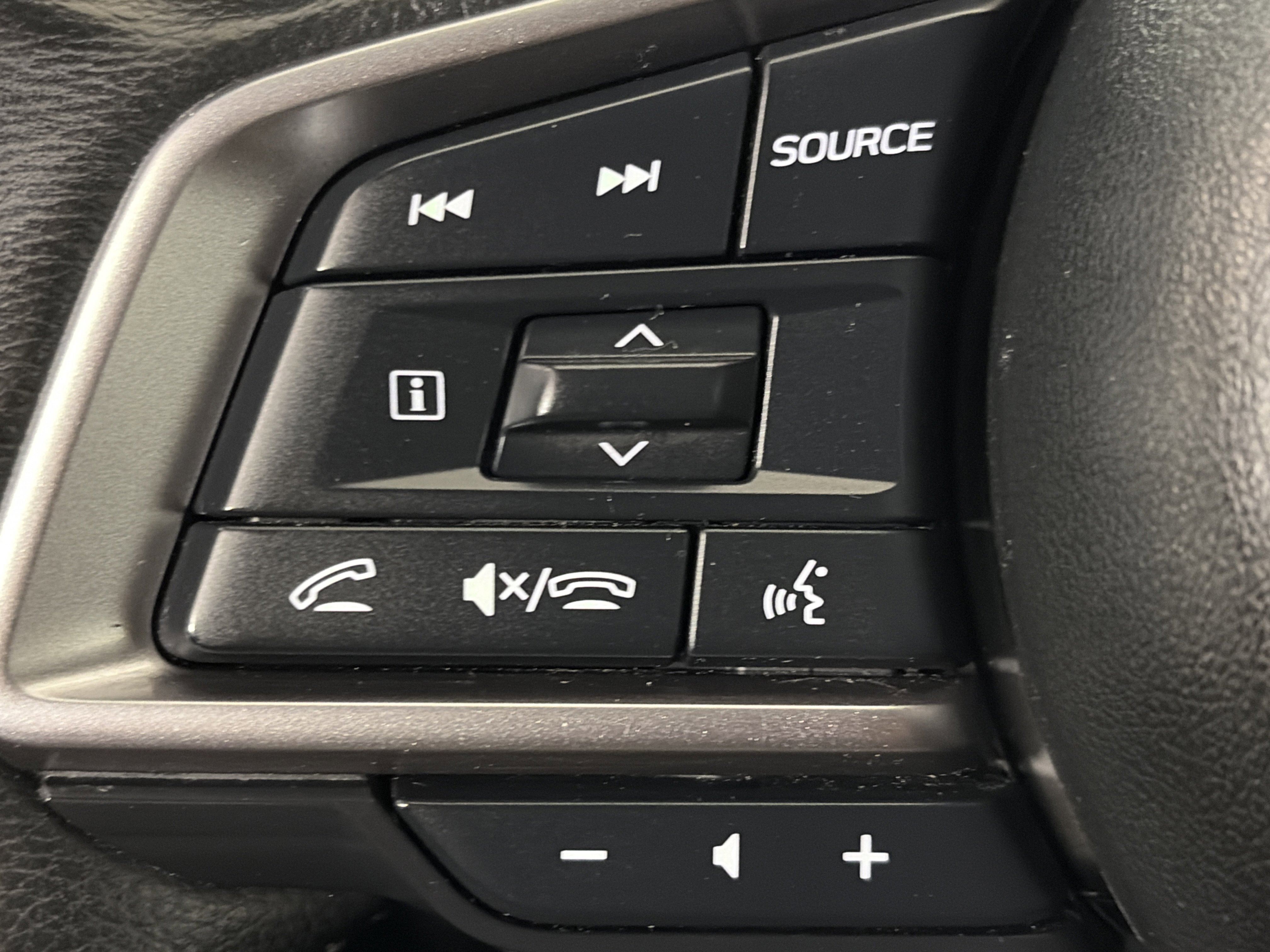 Certified 2023 Subaru Ascent Limited w/ Technology Package image 17