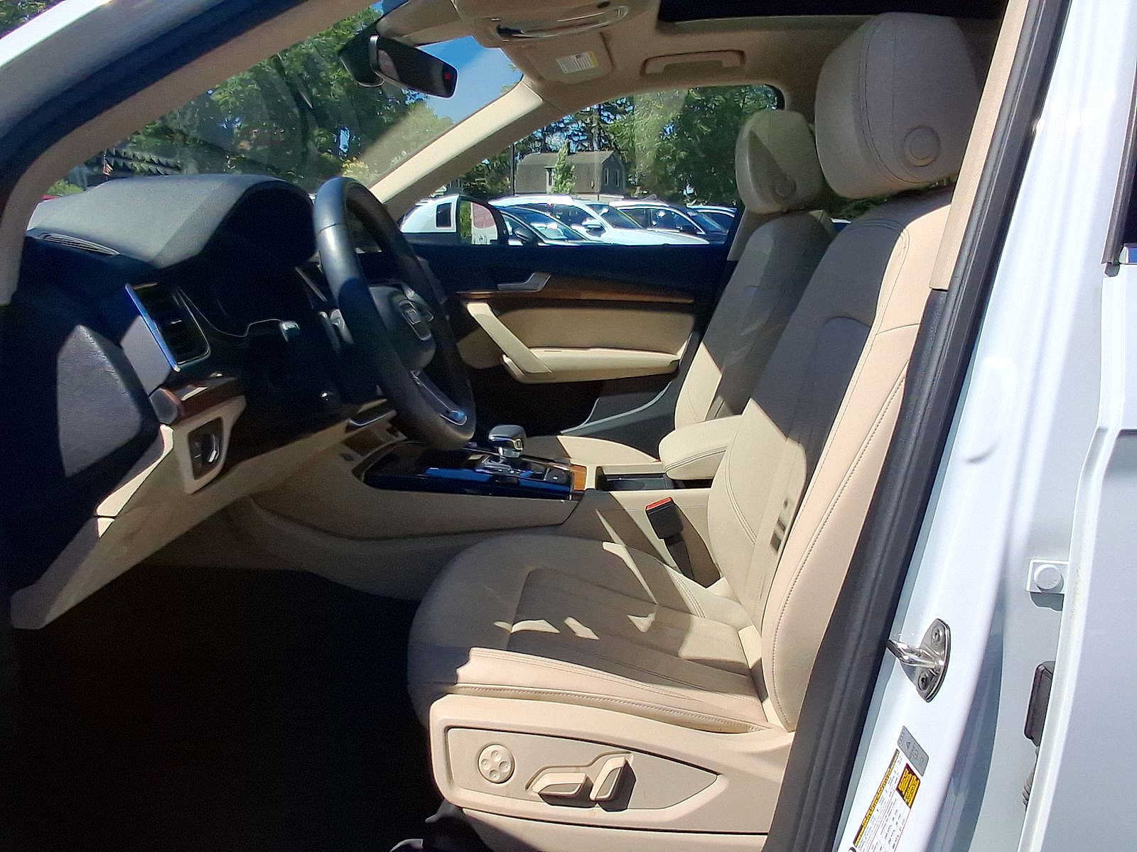 Used 2023 Audi Q5 2.0T Premium w/ Convenience Package AWD/4WD image 17