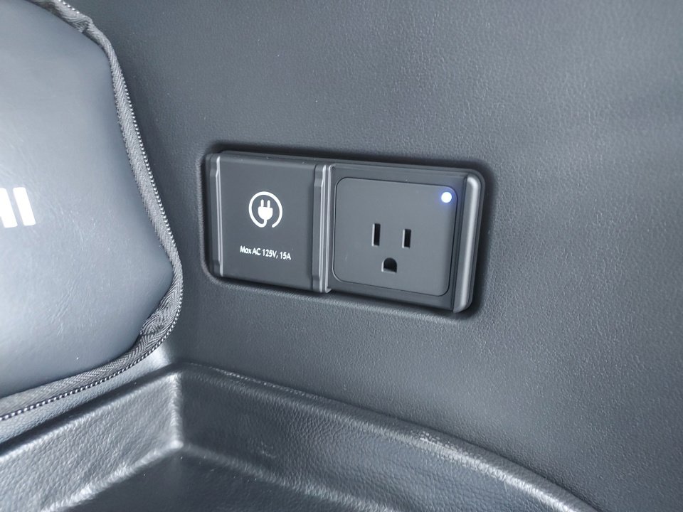 New 2026 Hyundai Ioniq 9 Limited image 16