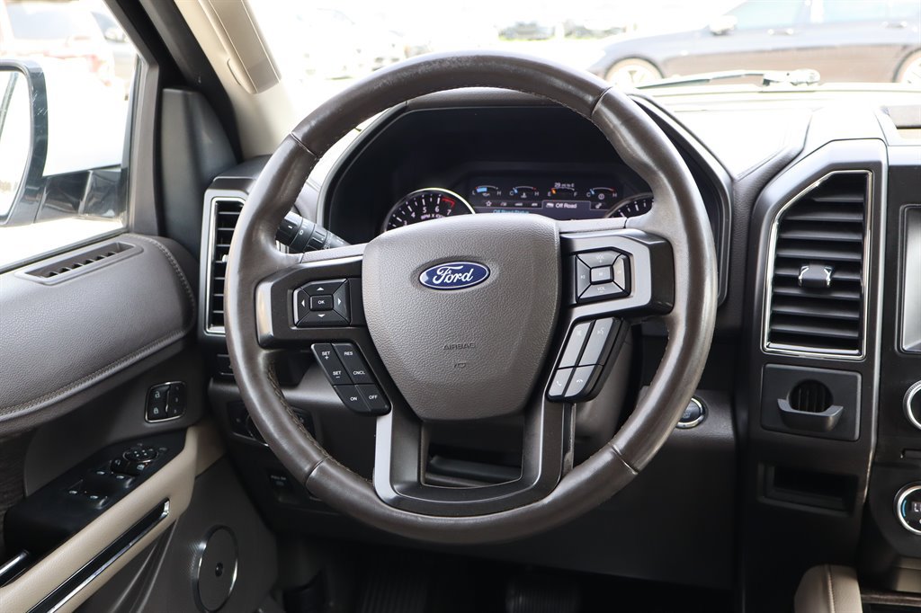 Used 2018 Ford Expedition Max Limited RWD image 16