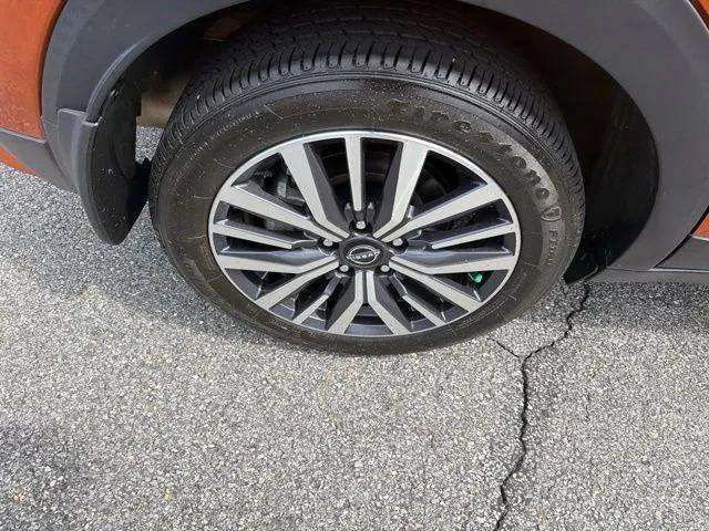 Used 2023 Nissan Kicks SR FWD image 28