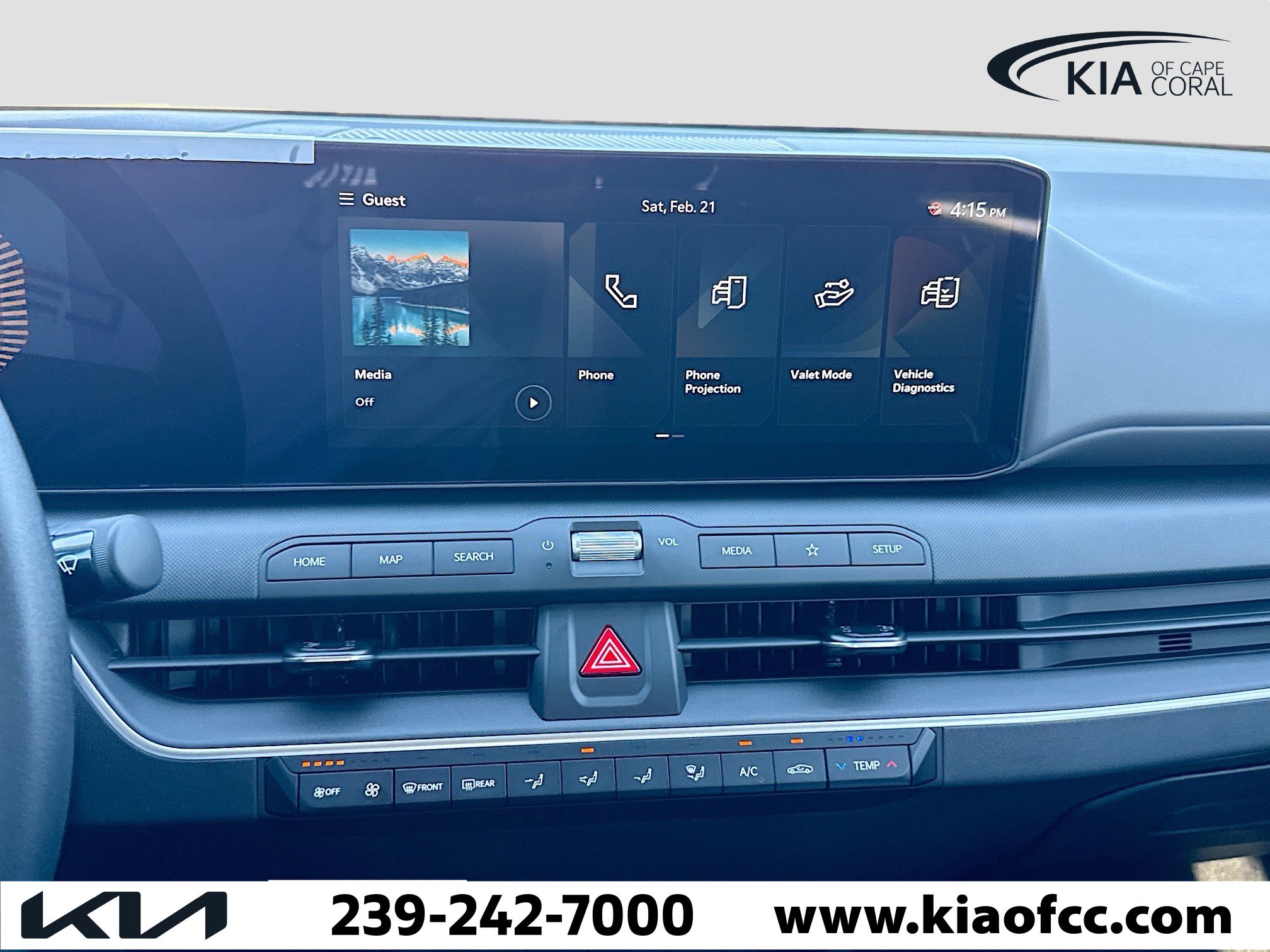 New 2025 Kia K4 LXS image 24