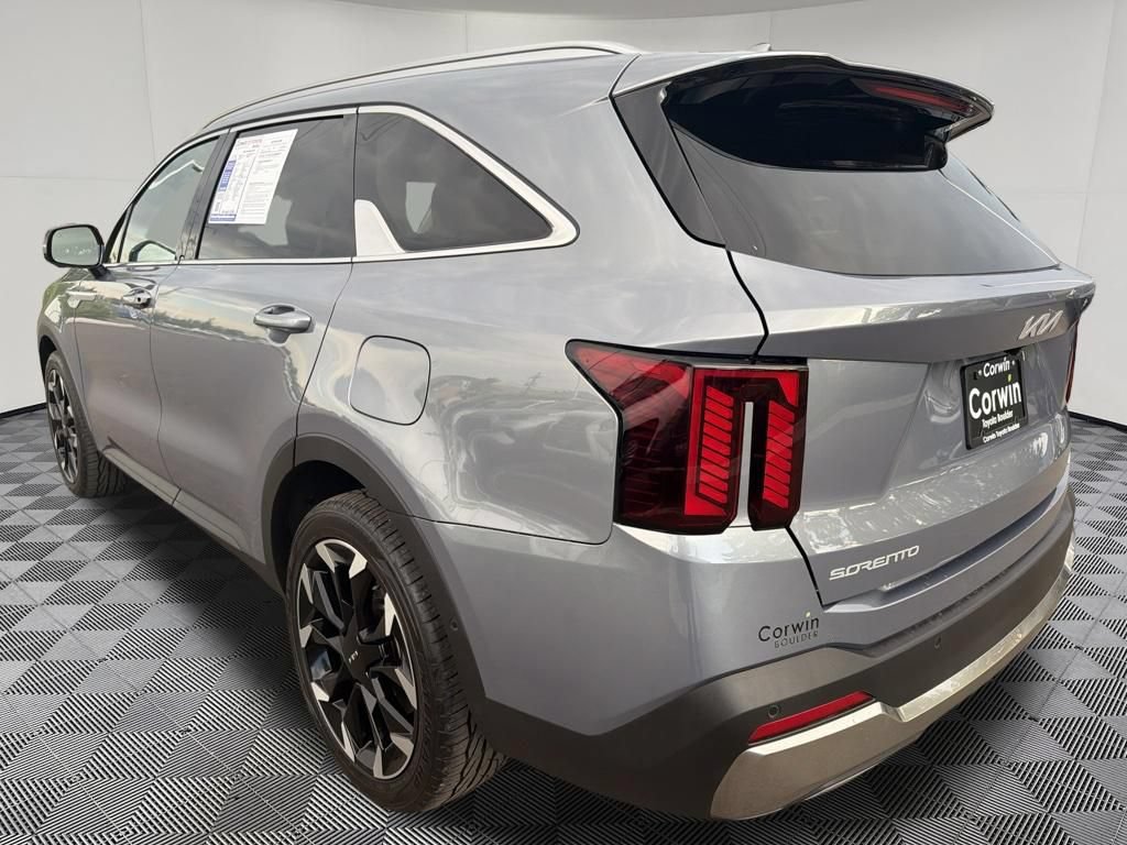 Used 2025 Kia Sorento SX FWD image 5