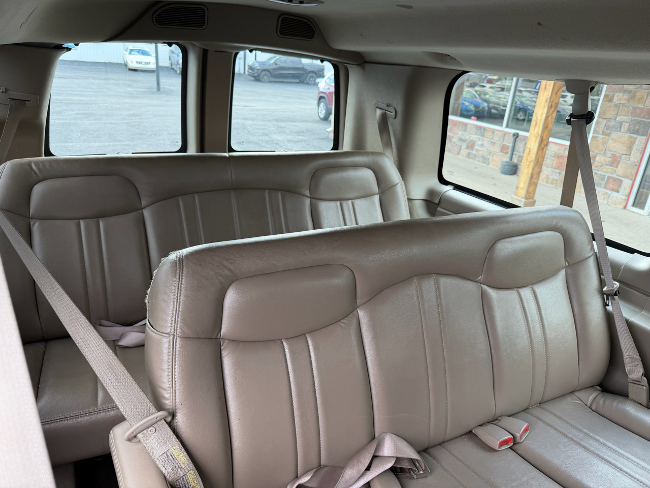 Used 2004 Chevrolet Express 2500 Passenger image 17