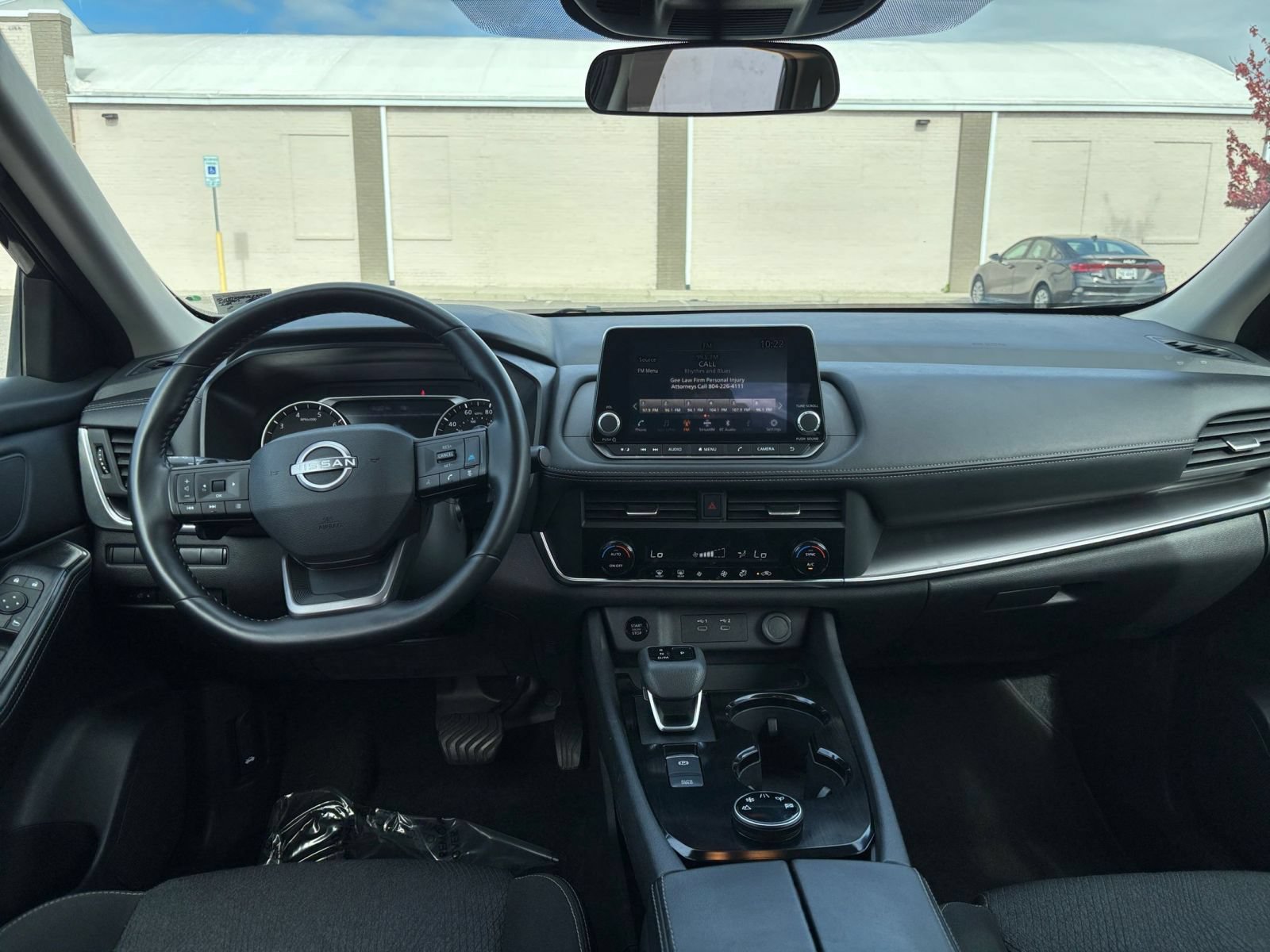 Used 2025 Nissan Rogue SV AWD/4WD image 35