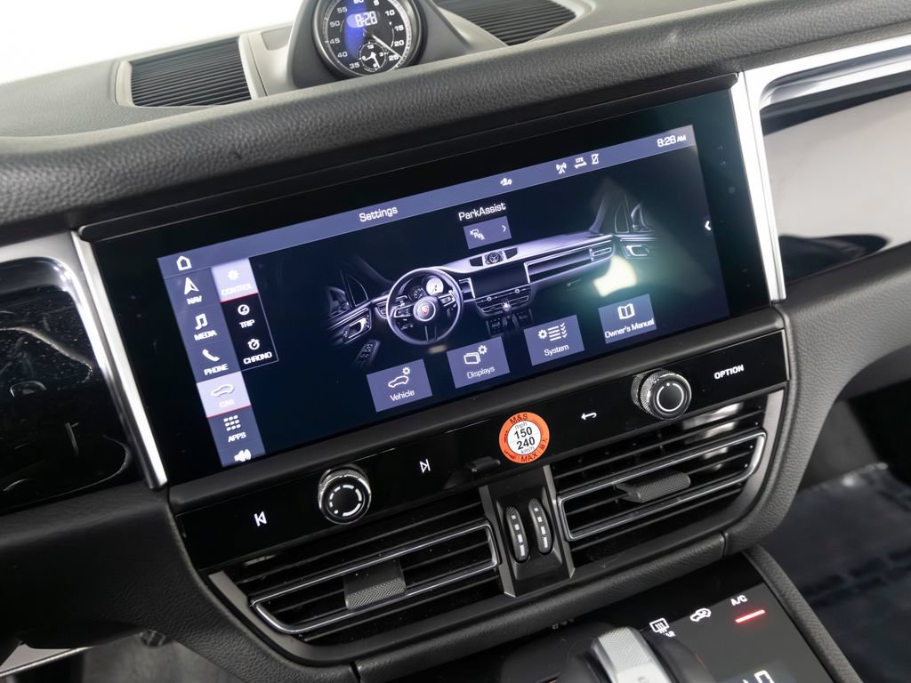 Certified 2026 Porsche Macan AWD/4WD image 28