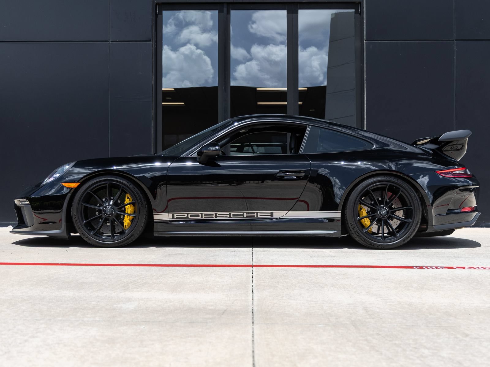 Certified 2018 Porsche 911 GT3 RWD image 2