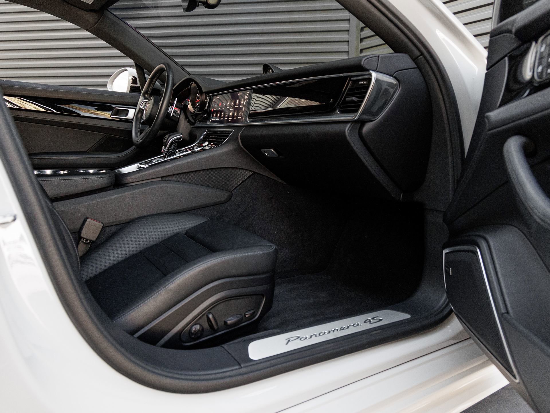 Certified 2023 Porsche Panamera 4S AWD/4WD image 35