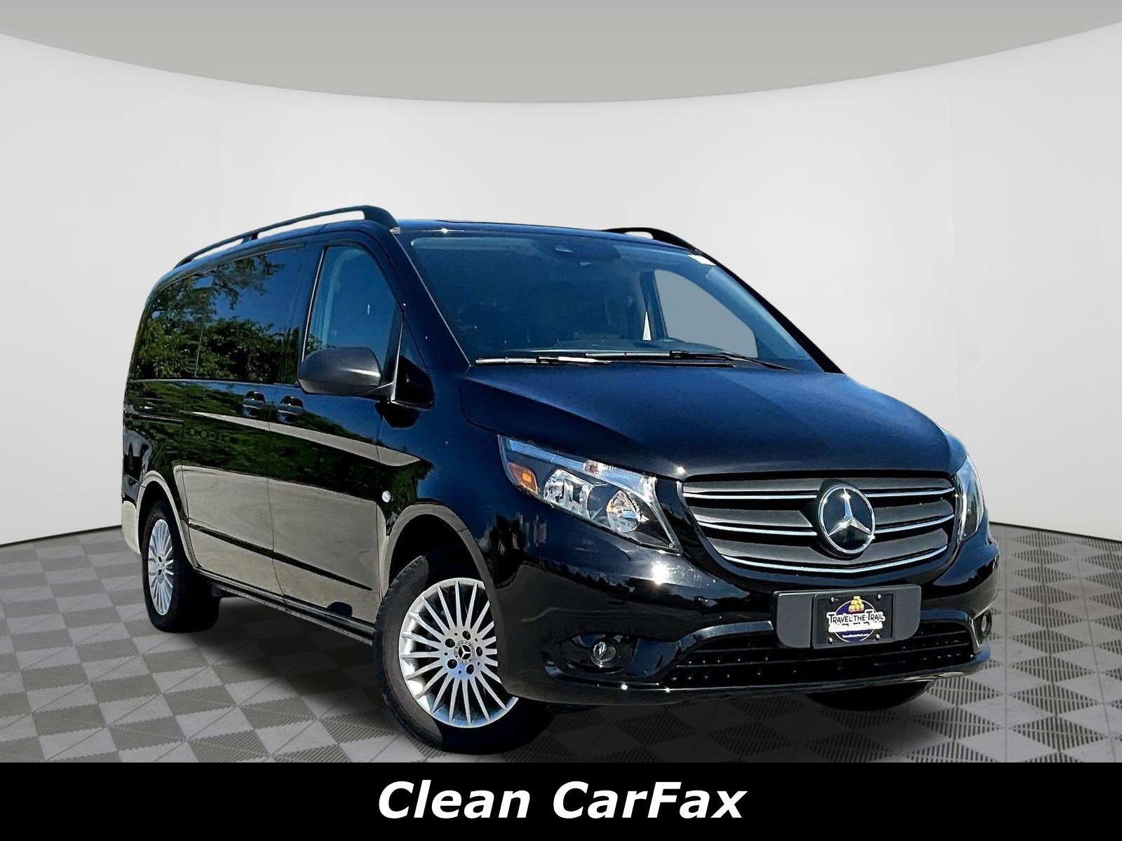 Used 2023 Mercedes-Benz Metris Passenger image 3