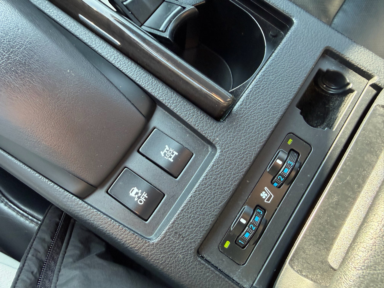 Used 2013 Lexus RX 350 AWD w/ Navigation Pkg image 16